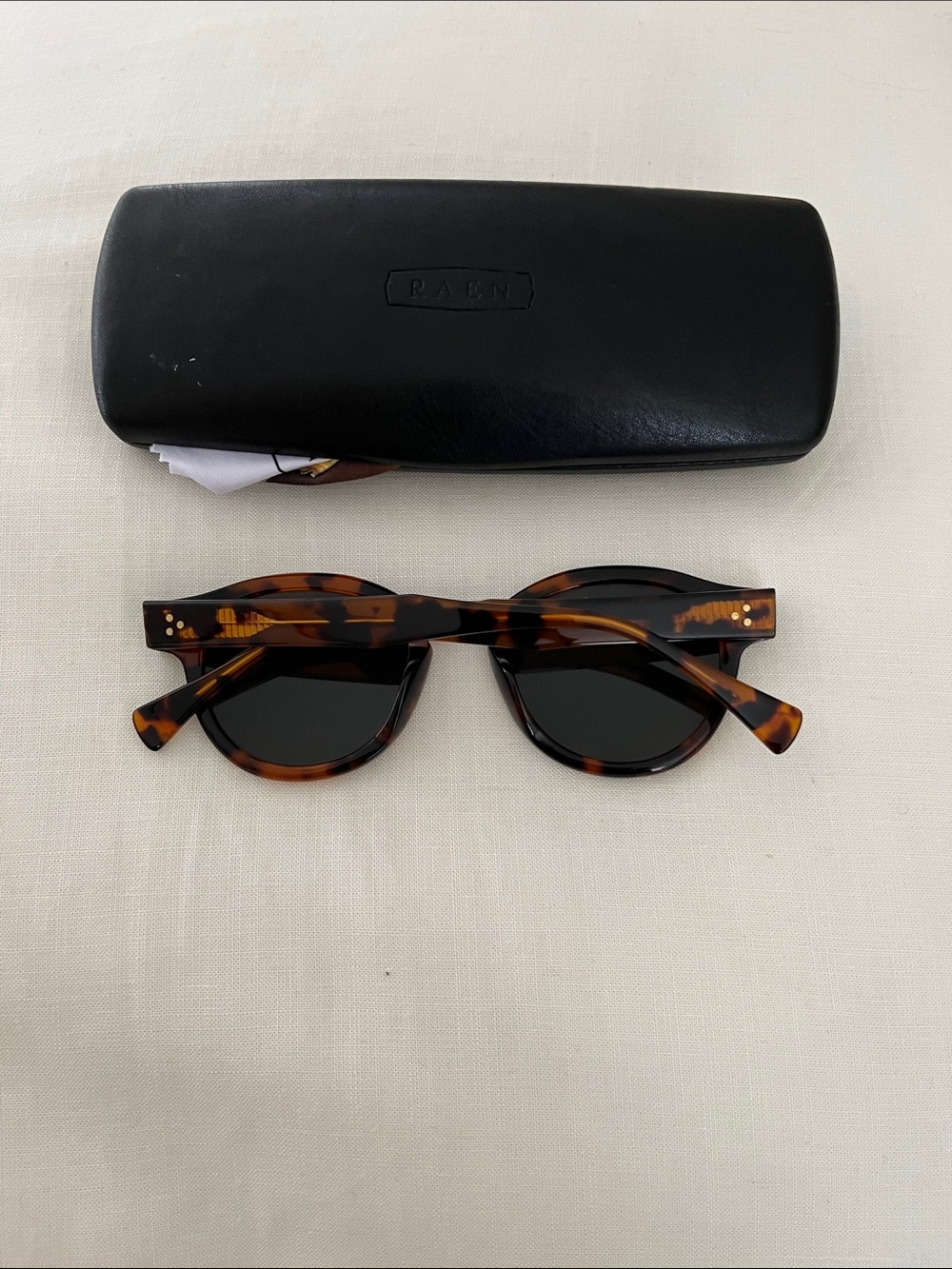 Raen Zelti Sunglasses in tortoise - Picture 4 of 4